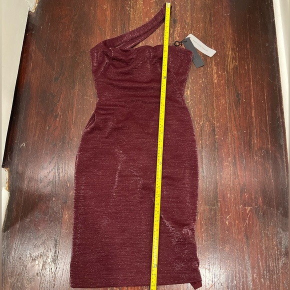 NWT Black Halo Vintea Sheath Red Metallic Dress - Picture 8 of 12